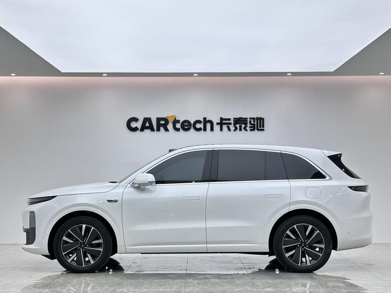 Li Auto L6 2025