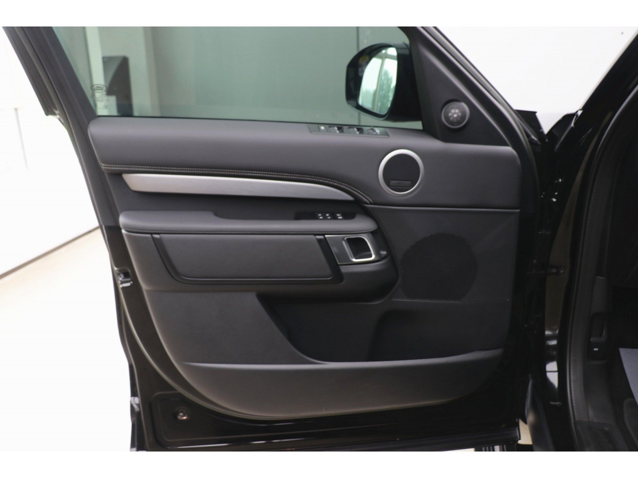Land Rover Discovery 2023
