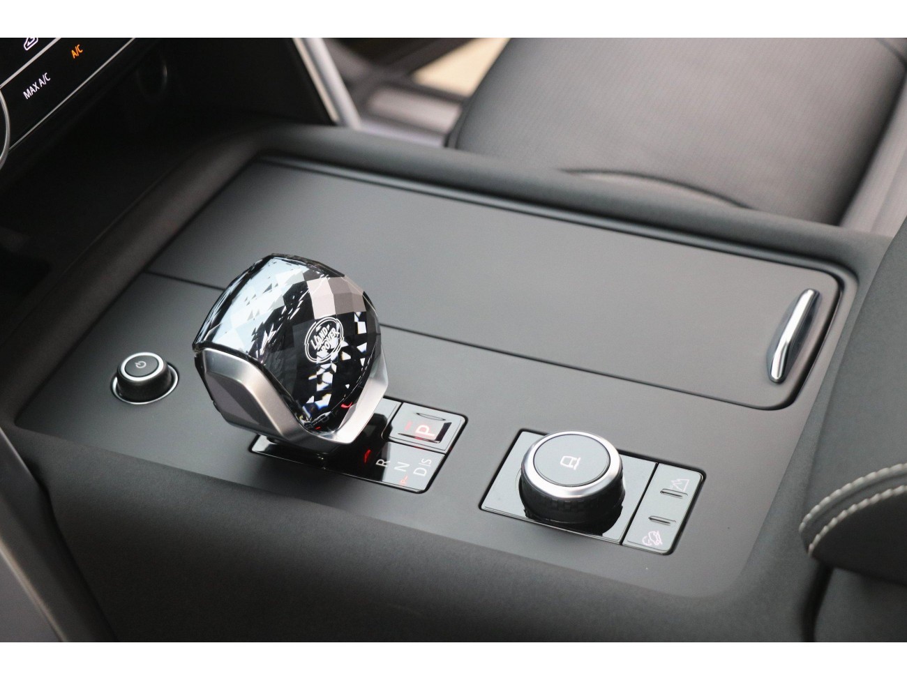 Land Rover Discovery 2023