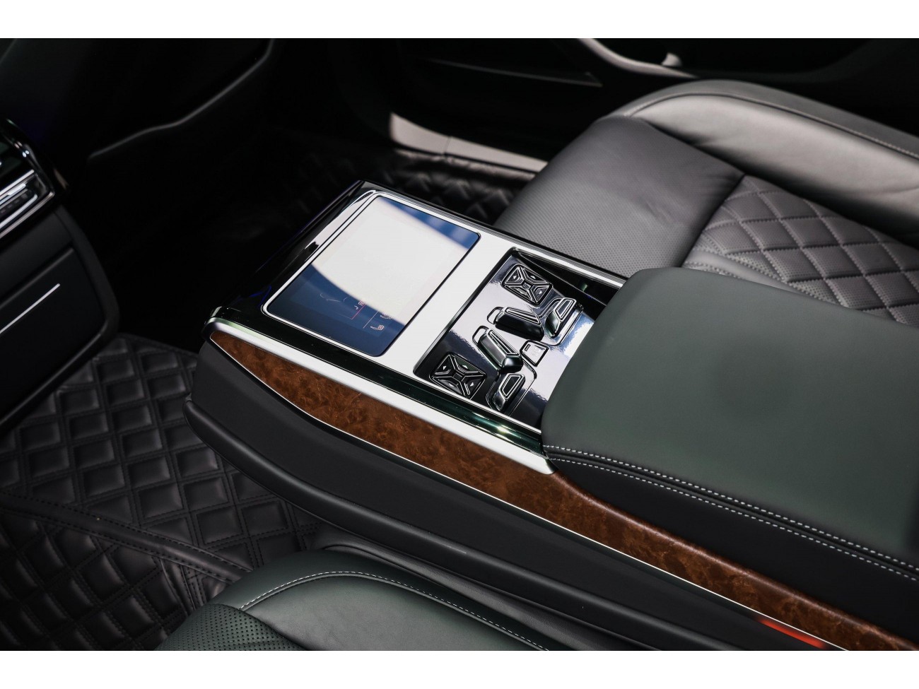 Audi A8L 50 TFSI 2022