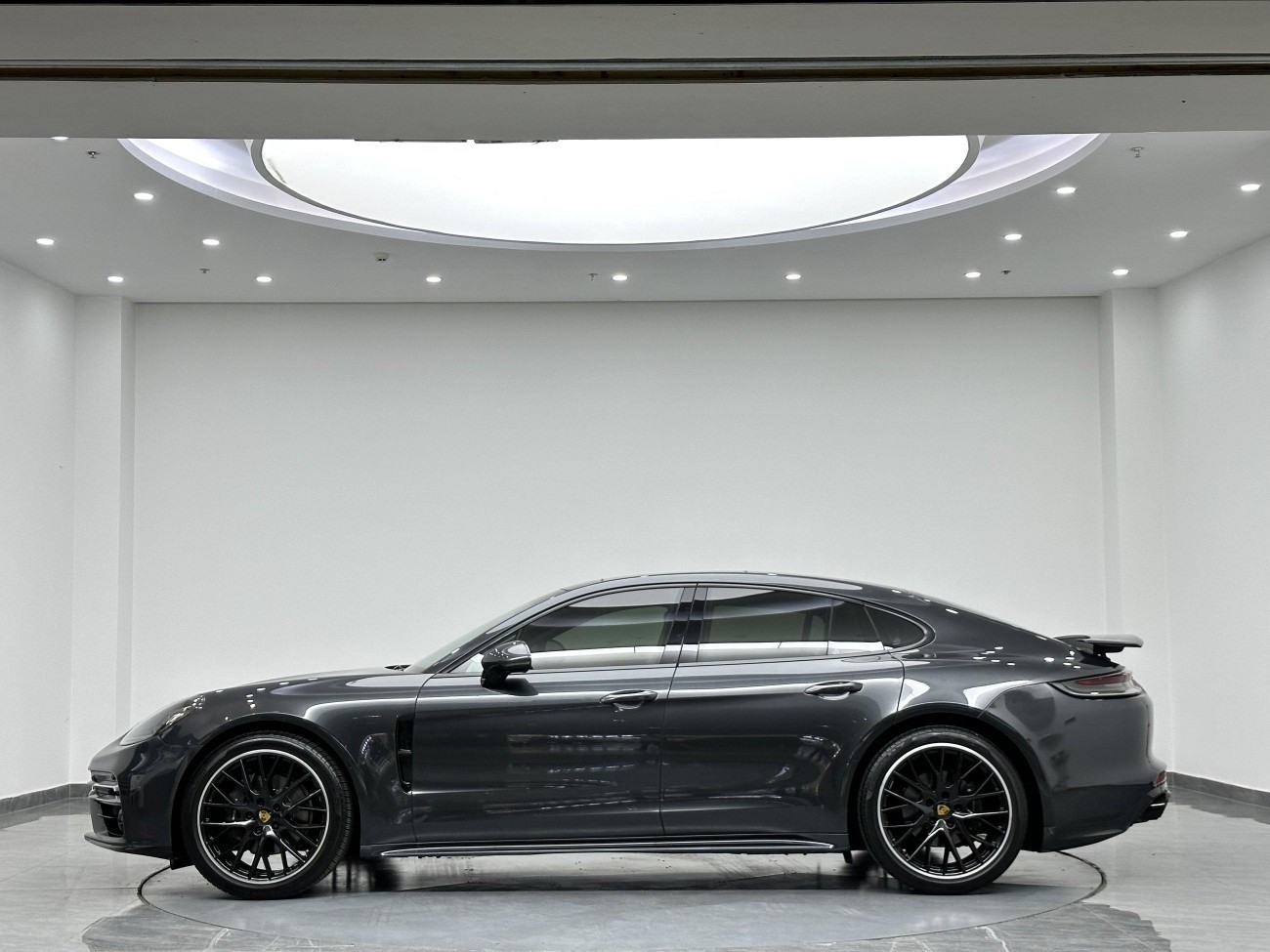 Porsche Panamera 2023