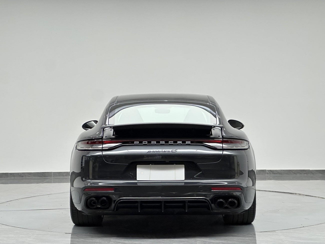 Porsche Panamera 2023