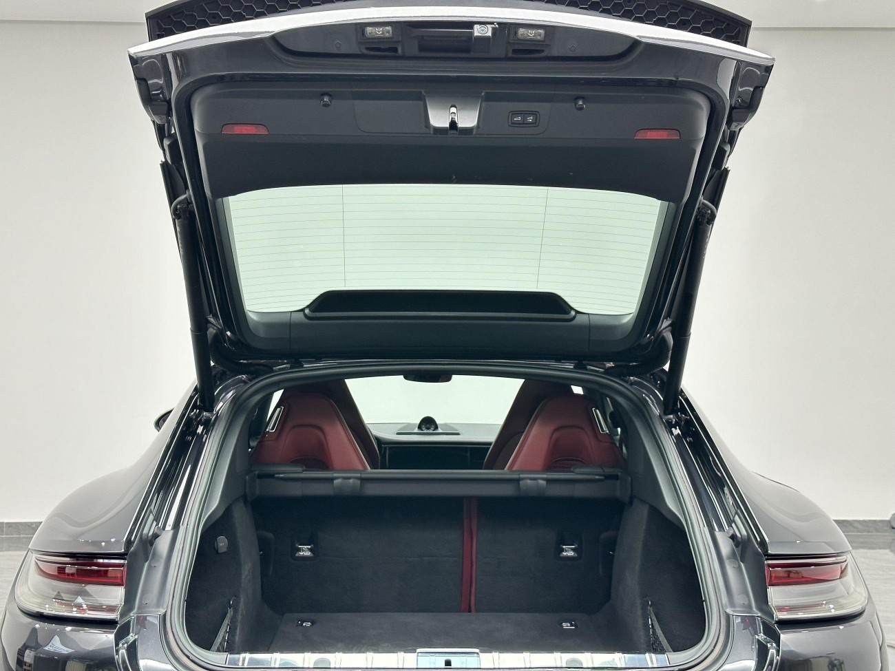 Porsche Panamera 2023