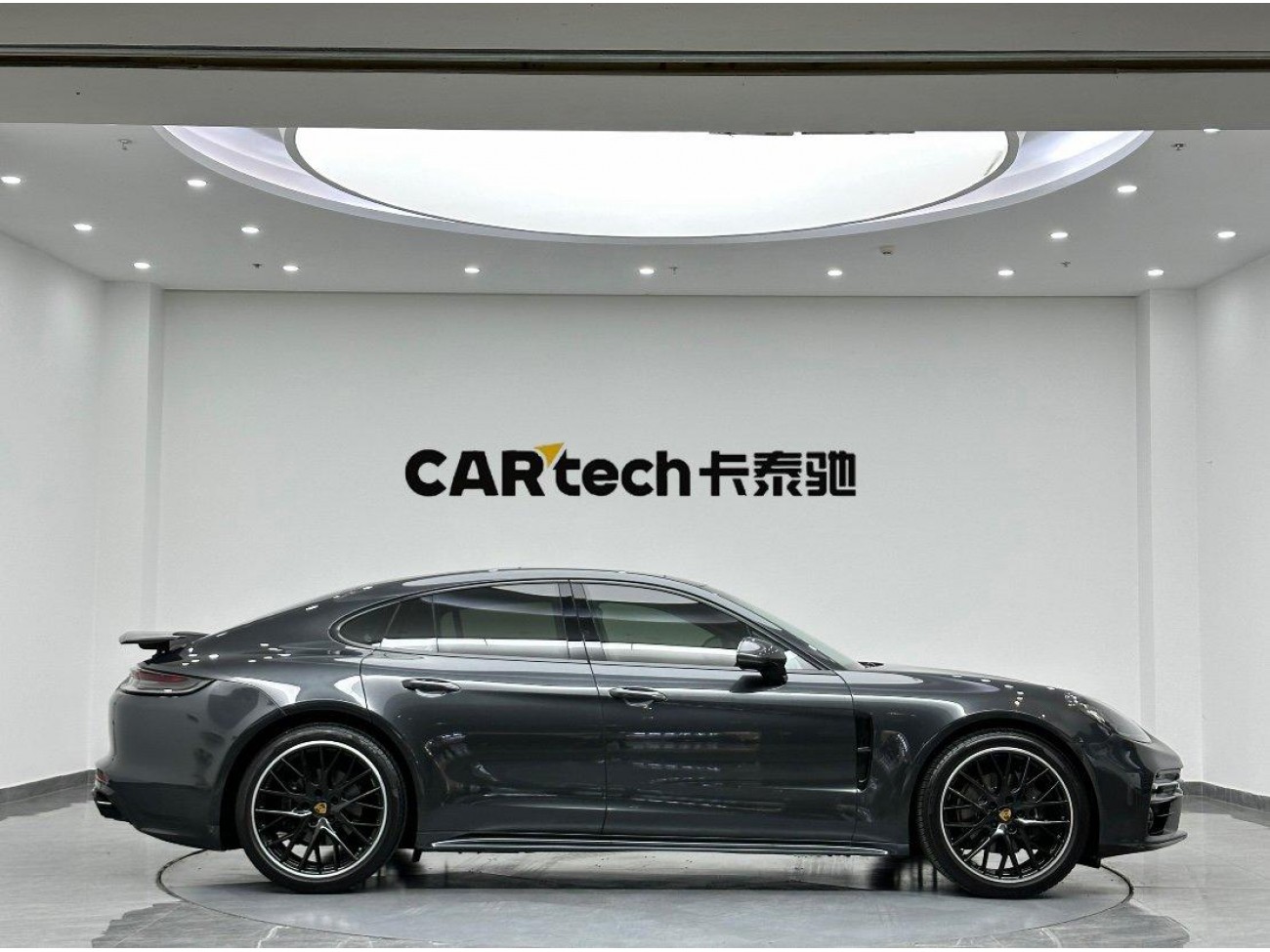 Porsche Panamera 2023