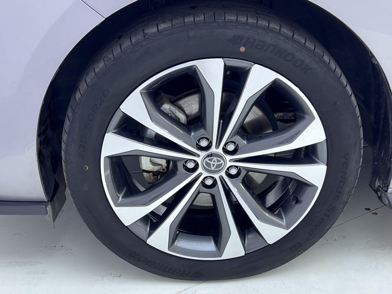 Toyota Granvia 2024