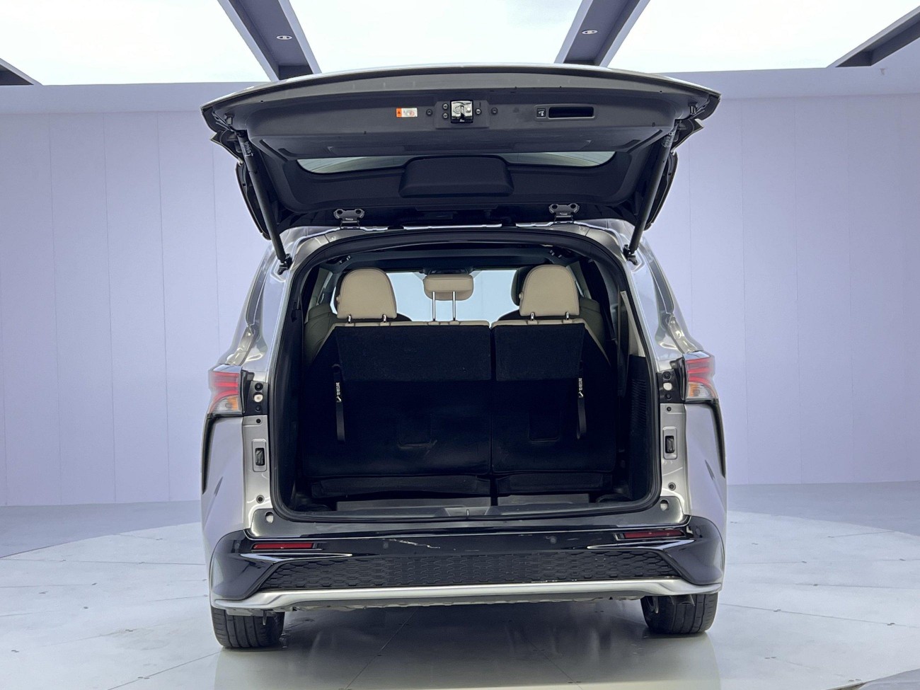 Toyota Granvia 2024