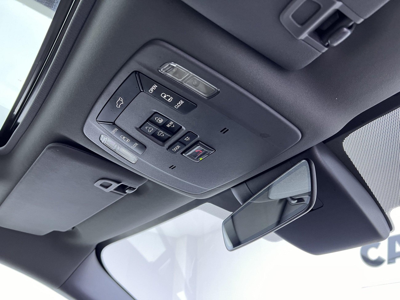 Toyota Granvia 2024