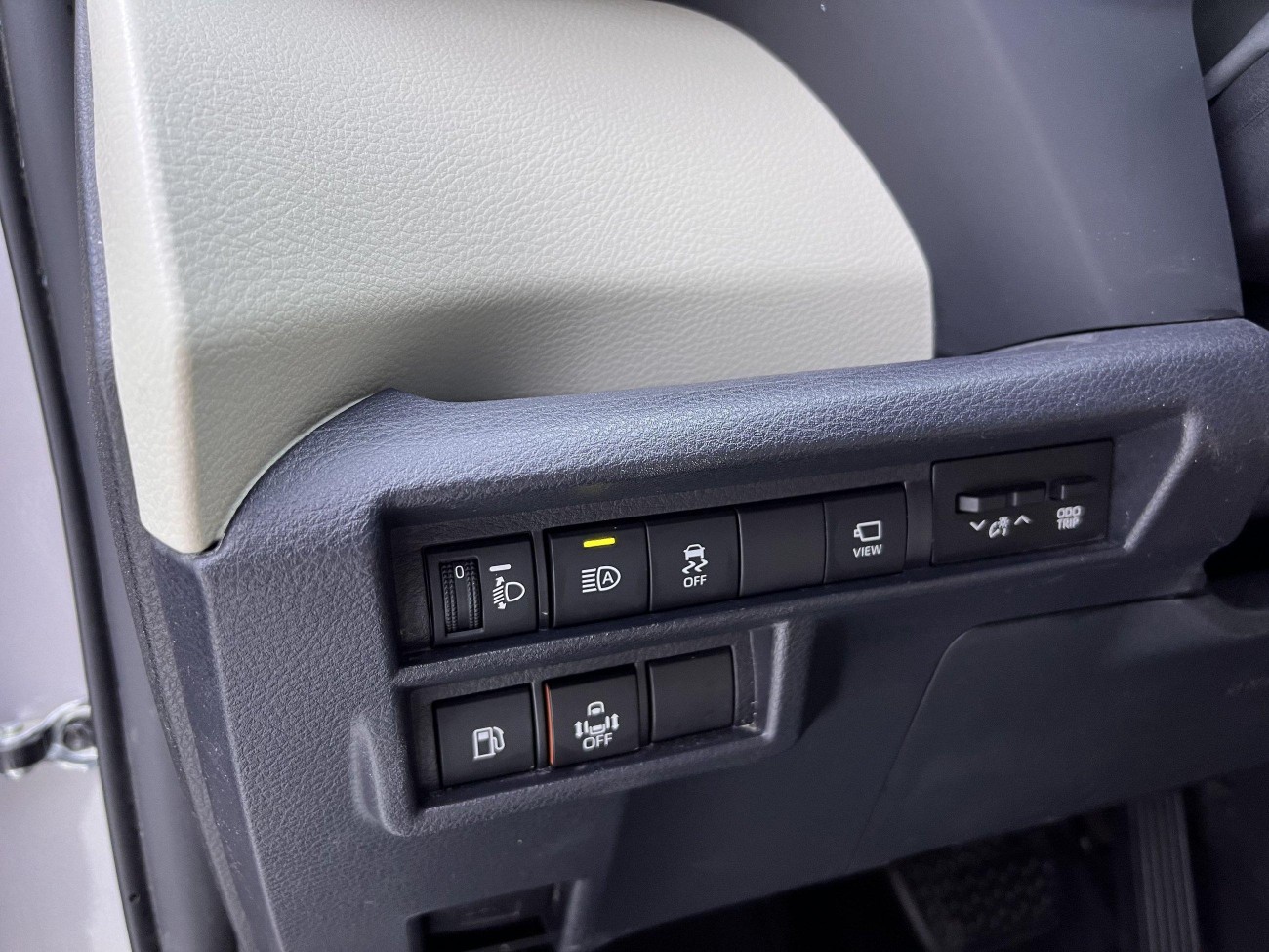 Toyota Granvia 2024