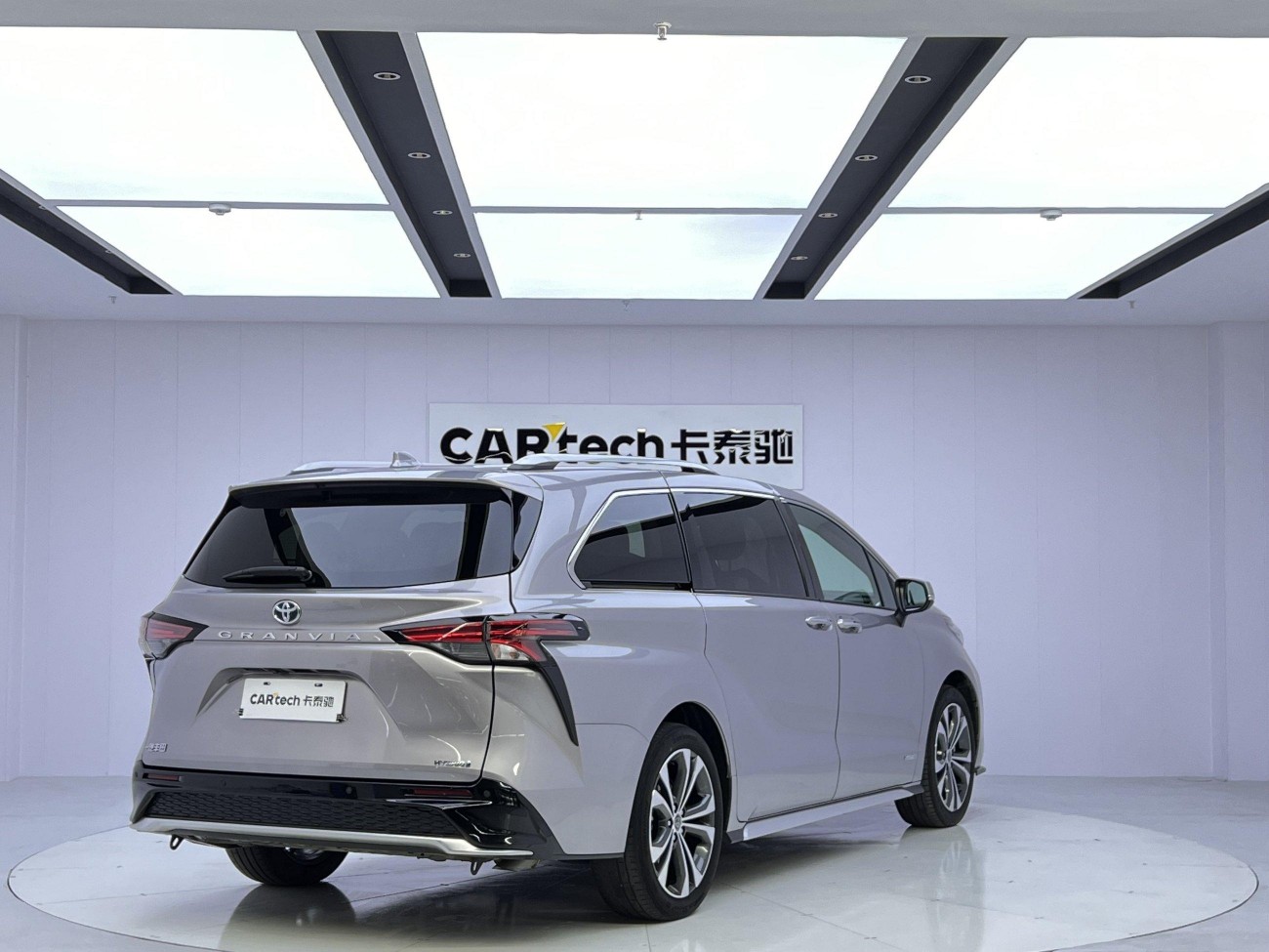 Toyota Granvia 2024