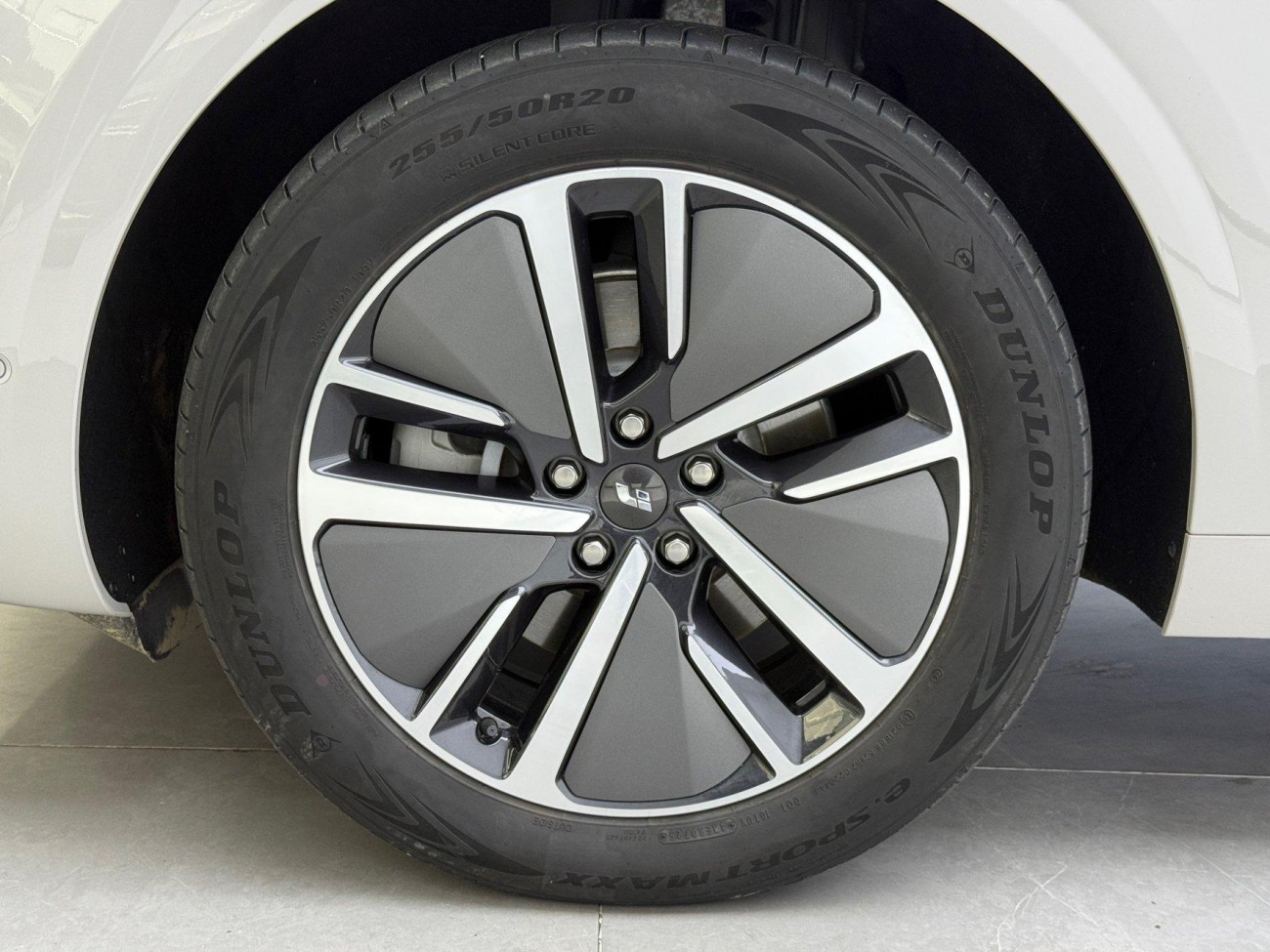 Li Auto L6 2025