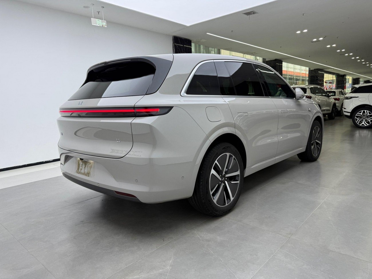 Li Auto L6 2025