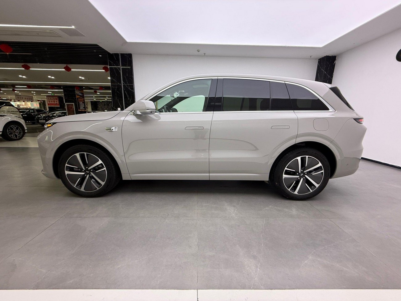 Li Auto L6 2025