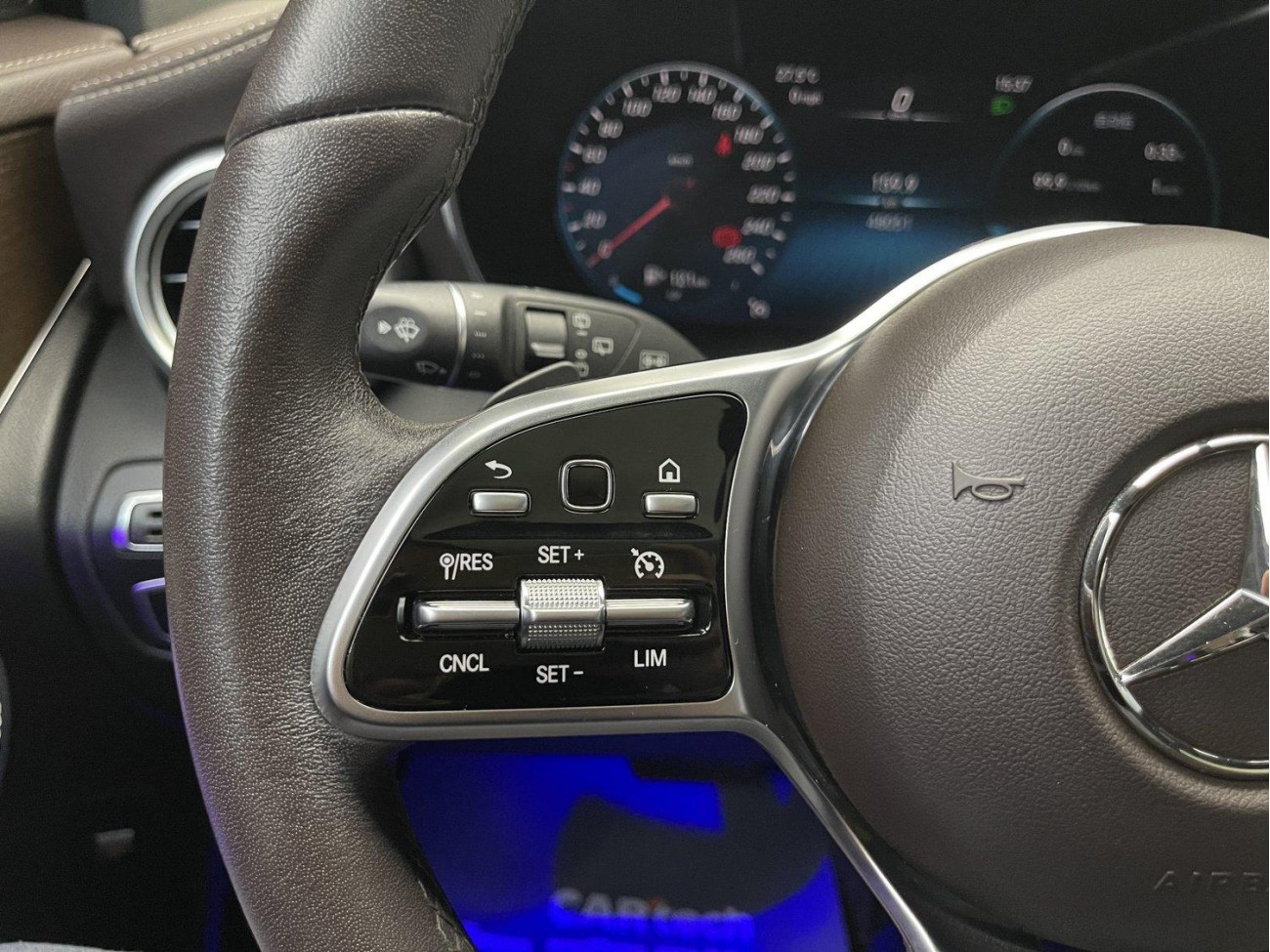 Mercedes-Benz GLC 260 L 2022