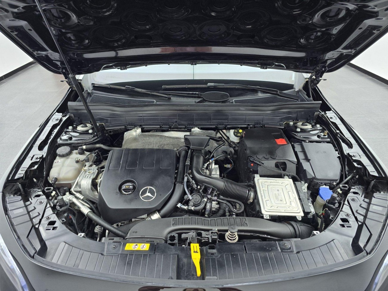 Mercedes-Benz GLB 2023
