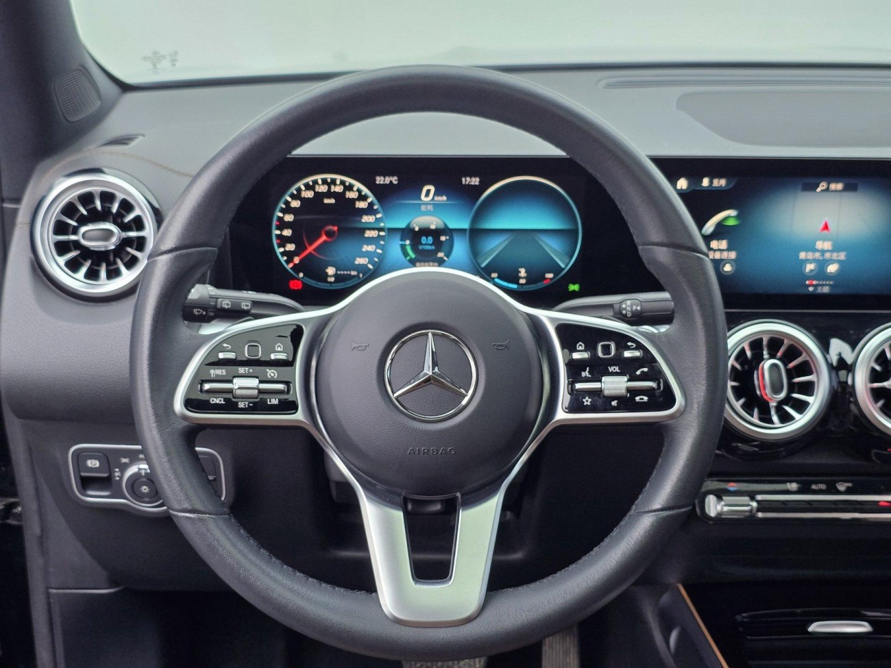 Mercedes-Benz GLB 2023