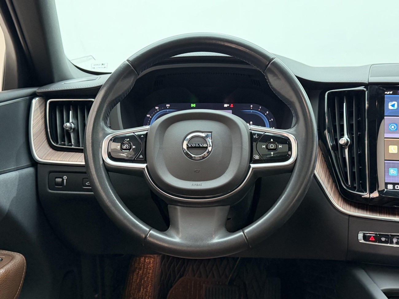 Volvo XC60 2022