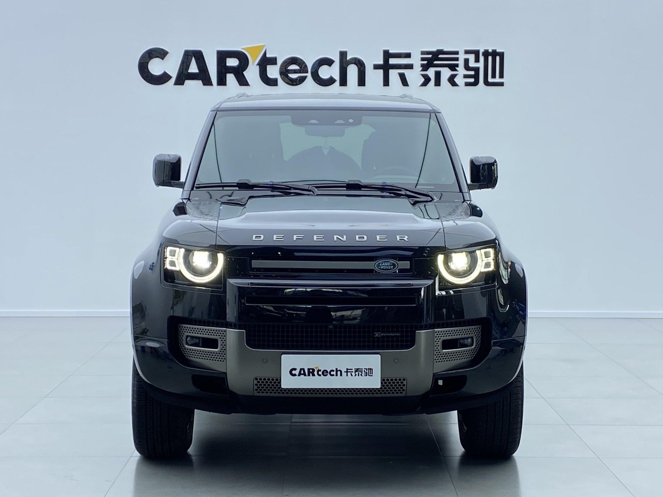 Land Rover Defender 2021