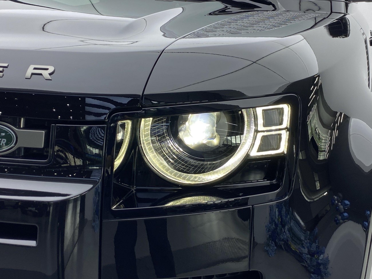 Land Rover Defender 2021
