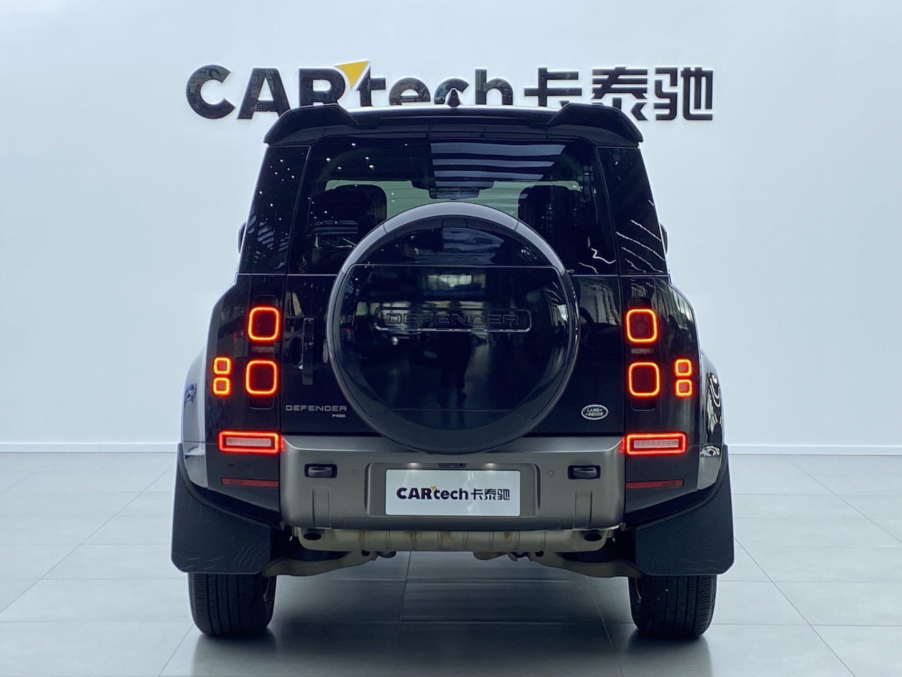 Land Rover Defender 2021