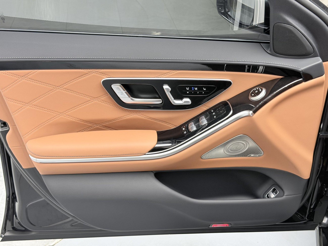 Mercedes-Benz S 480 4MATIC 2025