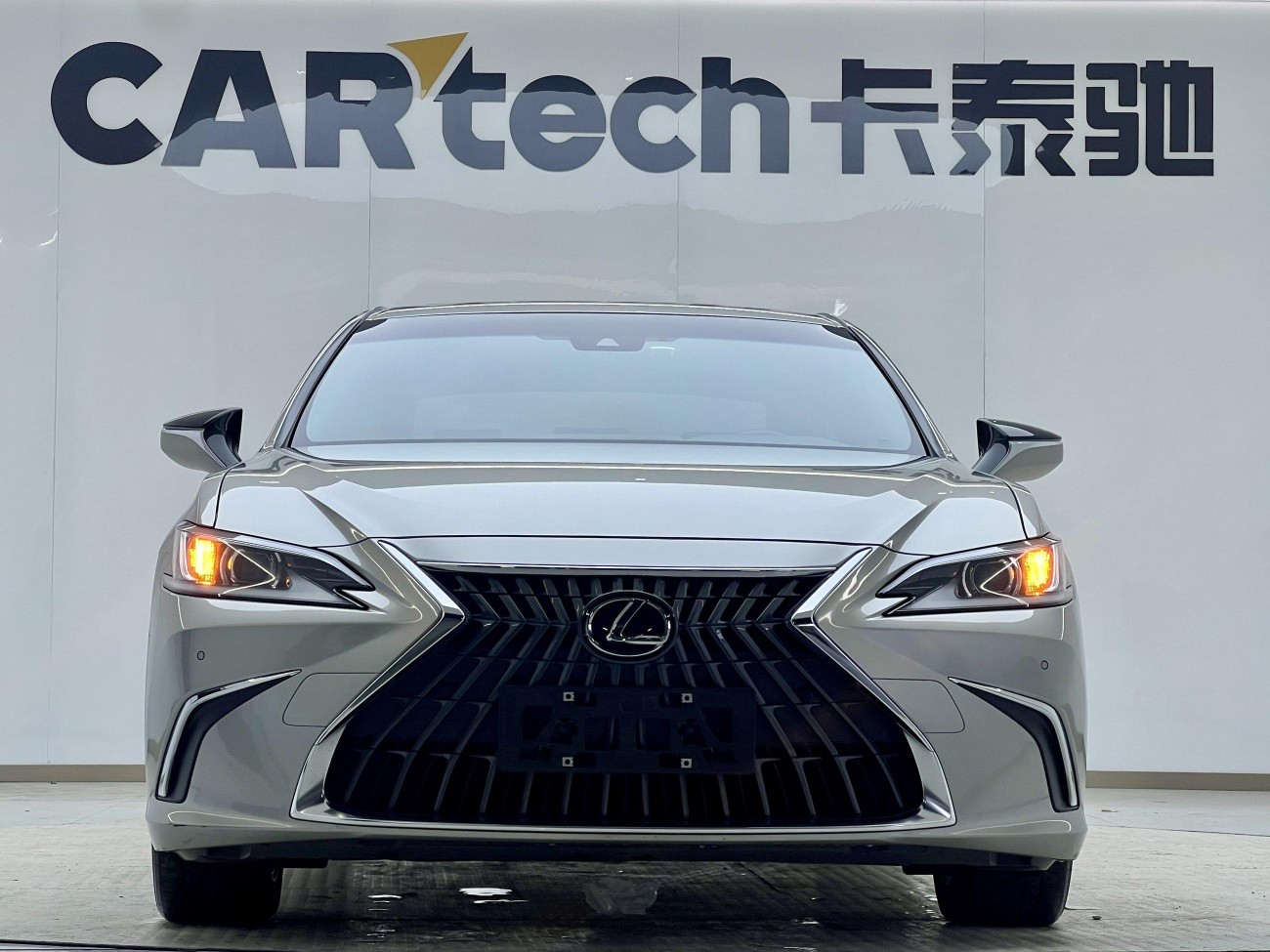 Lexus ES 200 2022