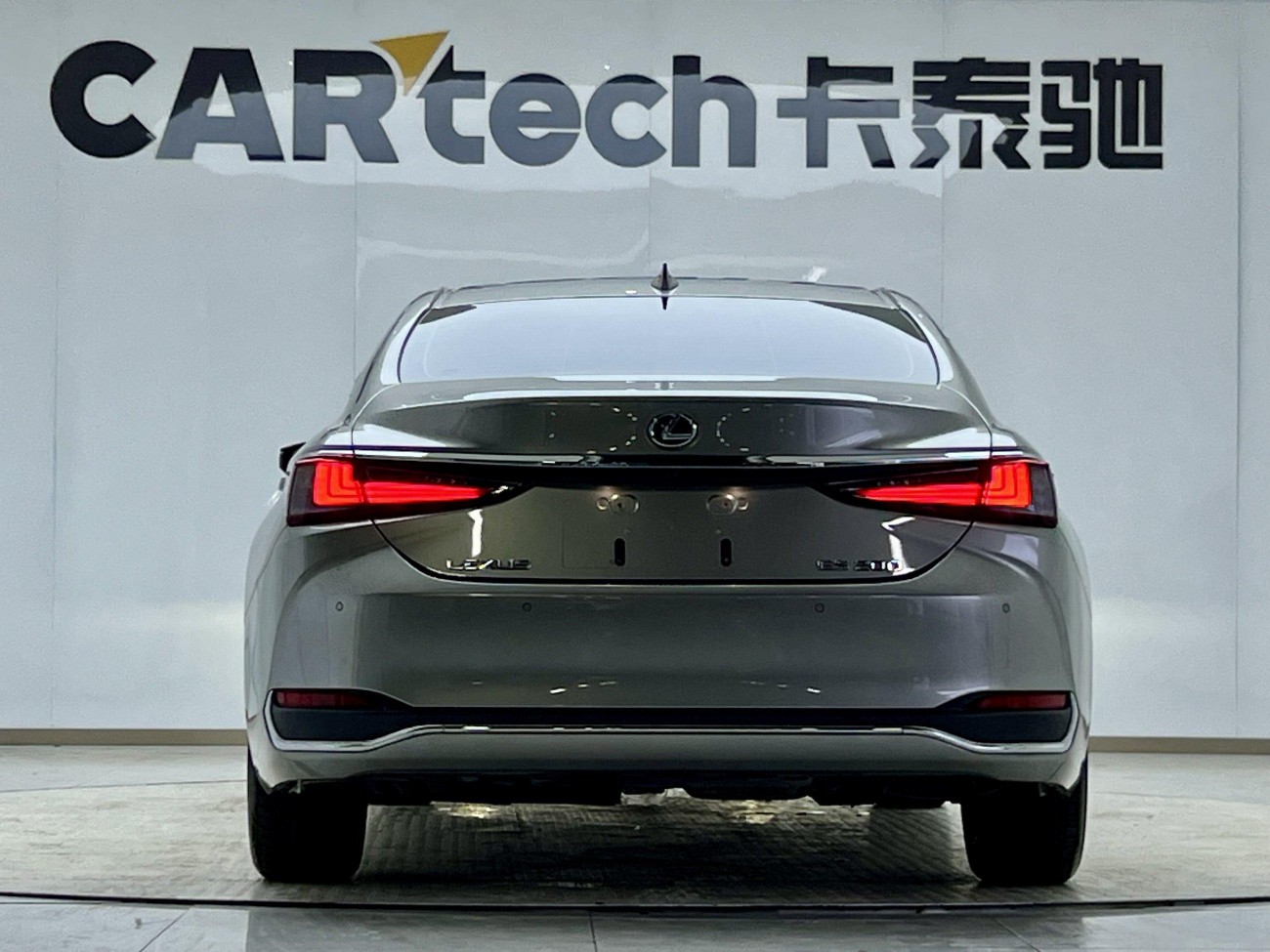 Lexus ES 200 2022