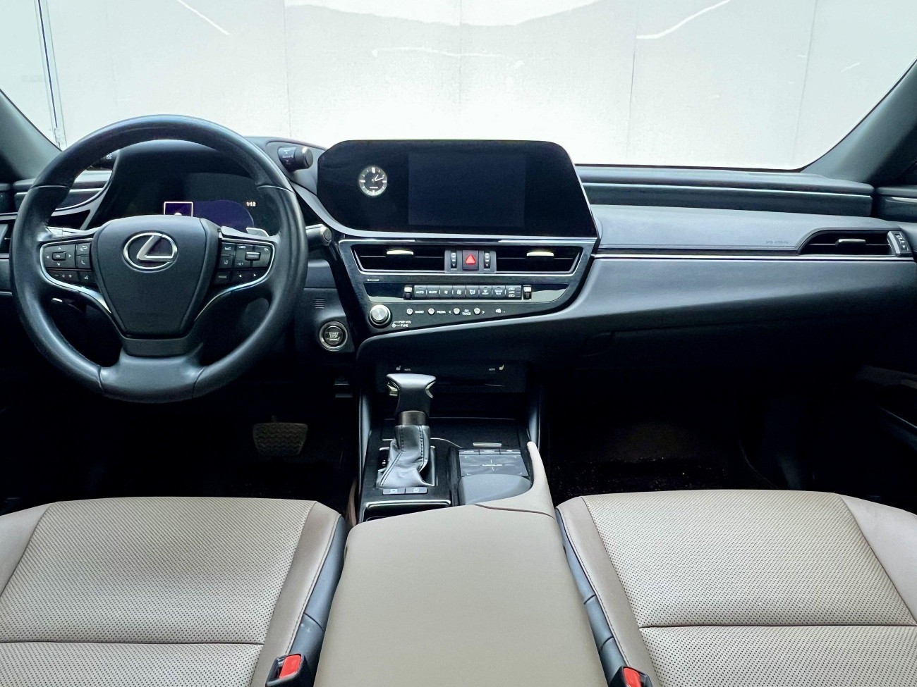 Lexus ES 200 2022