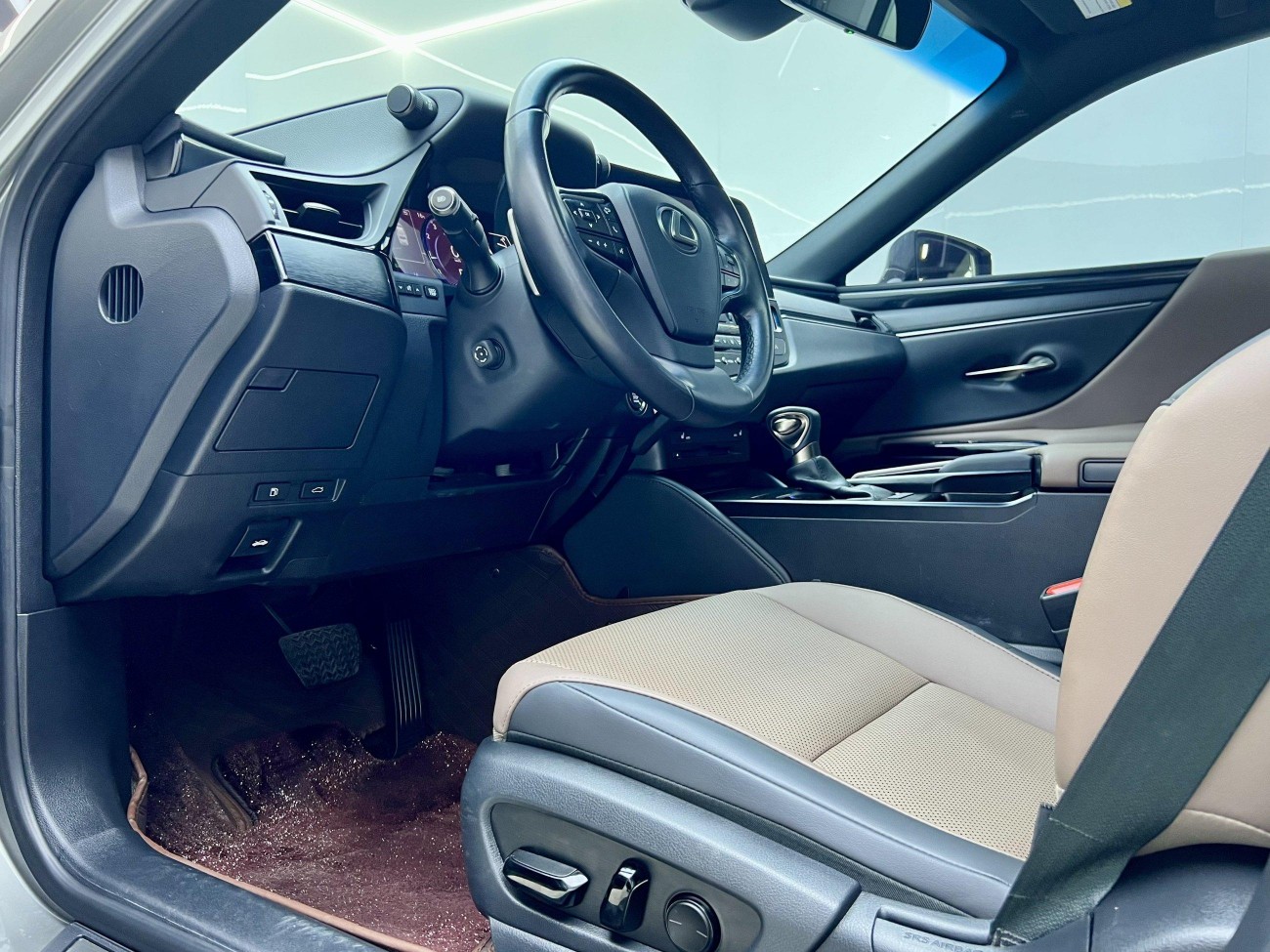 Lexus ES 200 2022