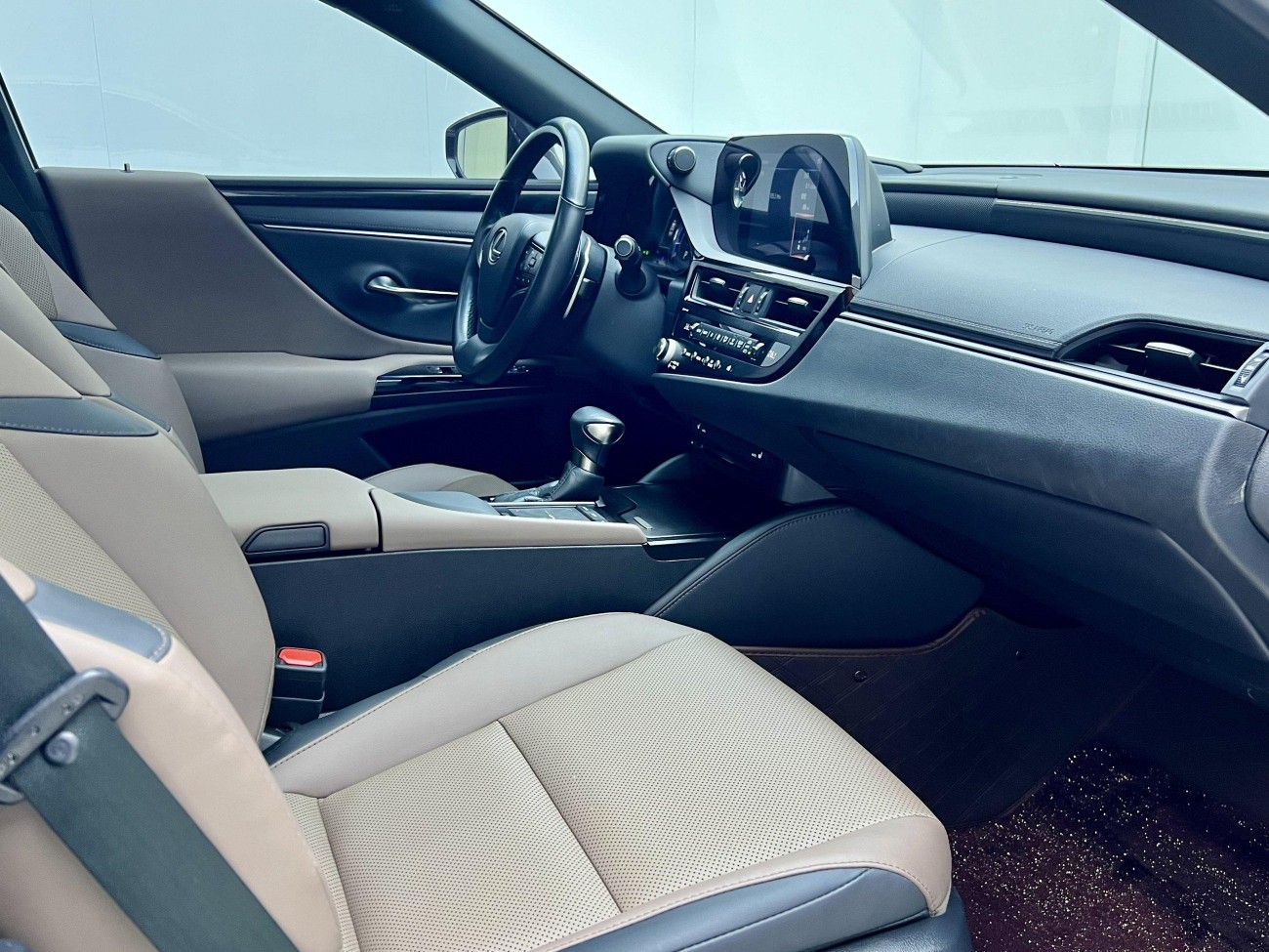 Lexus ES 200 2022