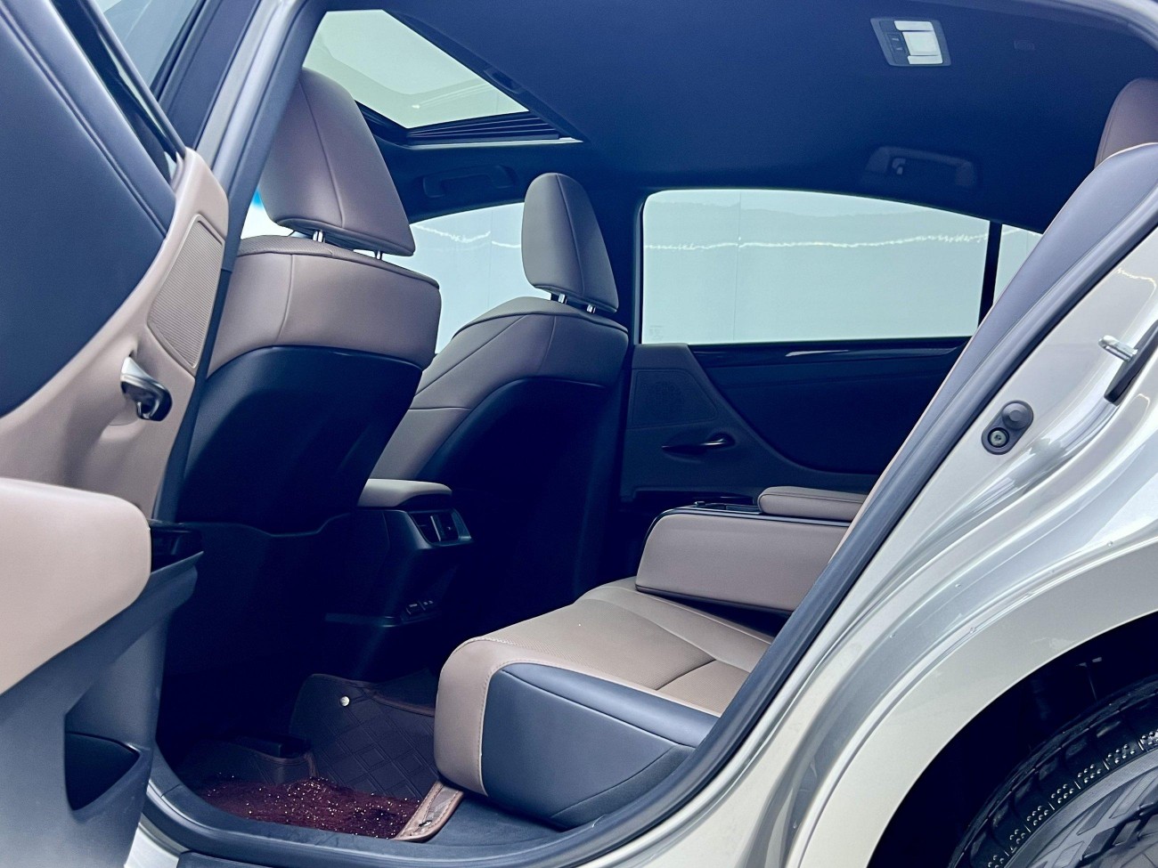 Lexus ES 200 2022