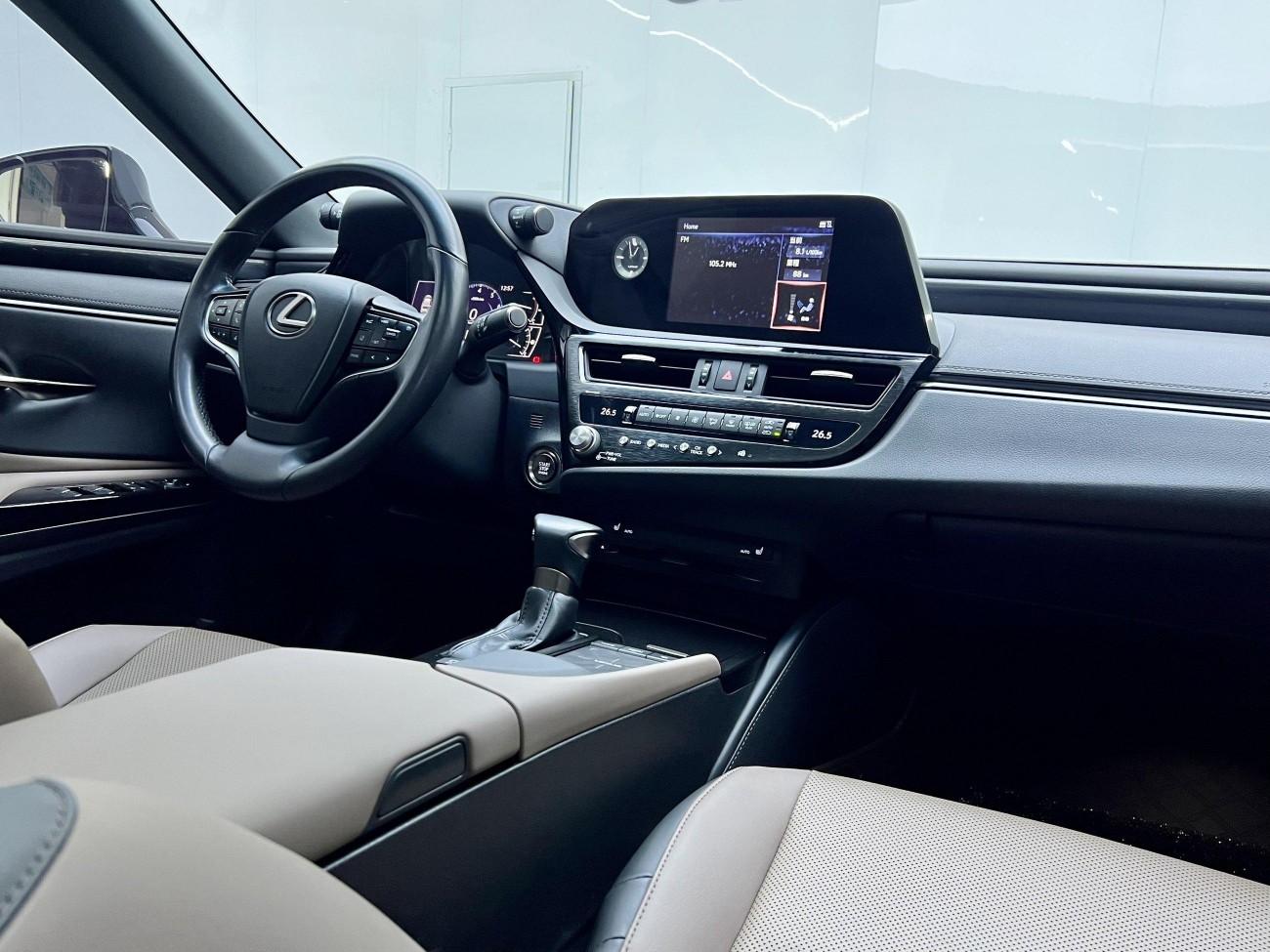 Lexus ES 200 2022