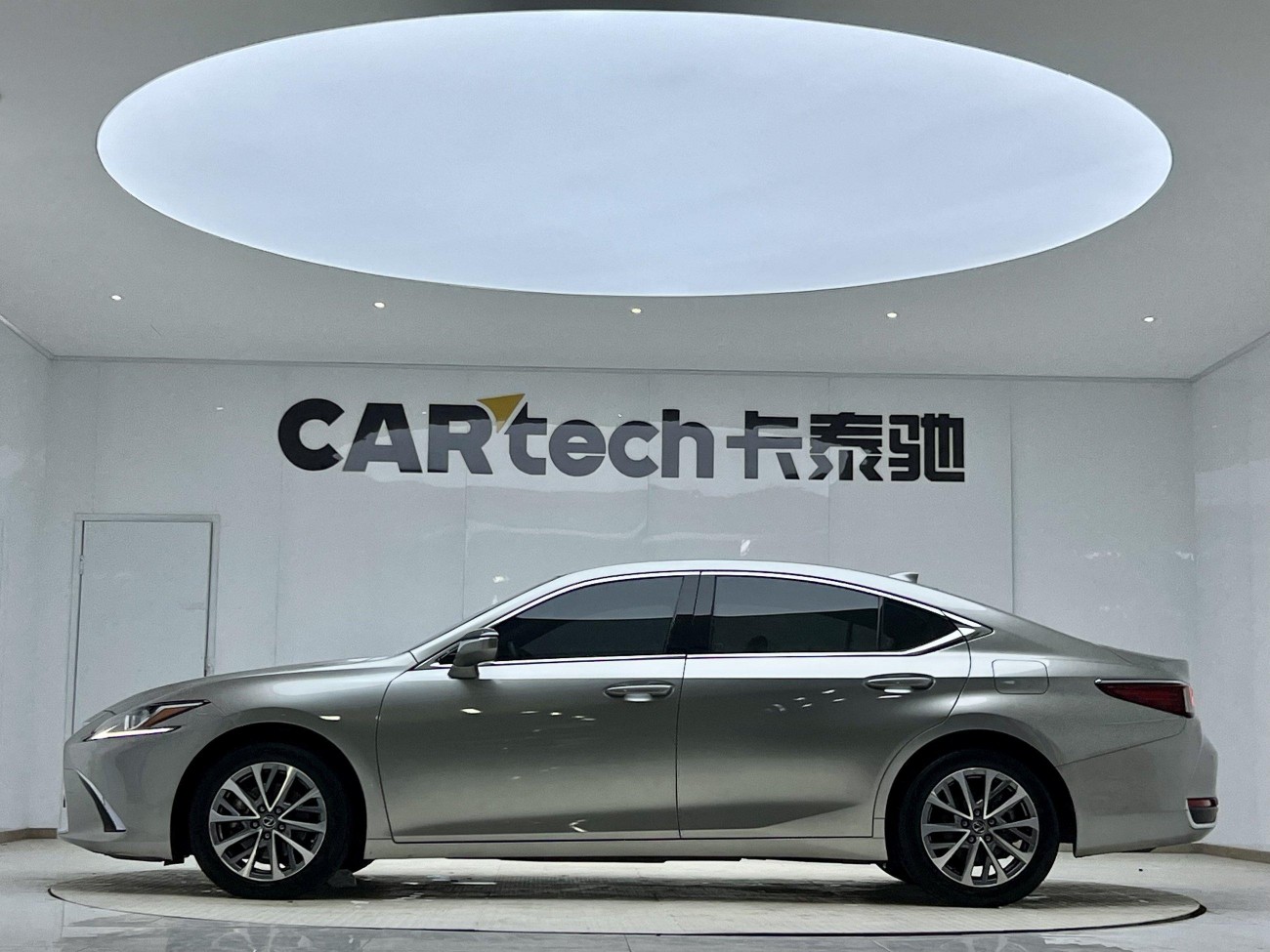 Lexus ES 200 2022