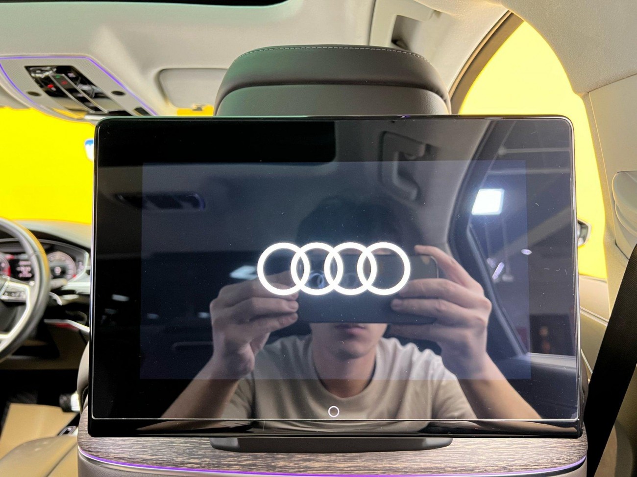 Audi A8L 55 TFSI 2024