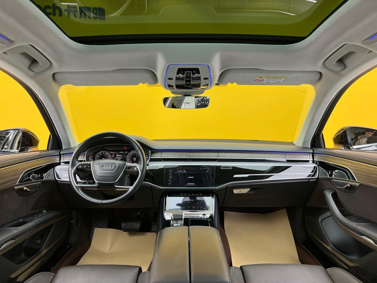 Audi A8L 55 TFSI 2024