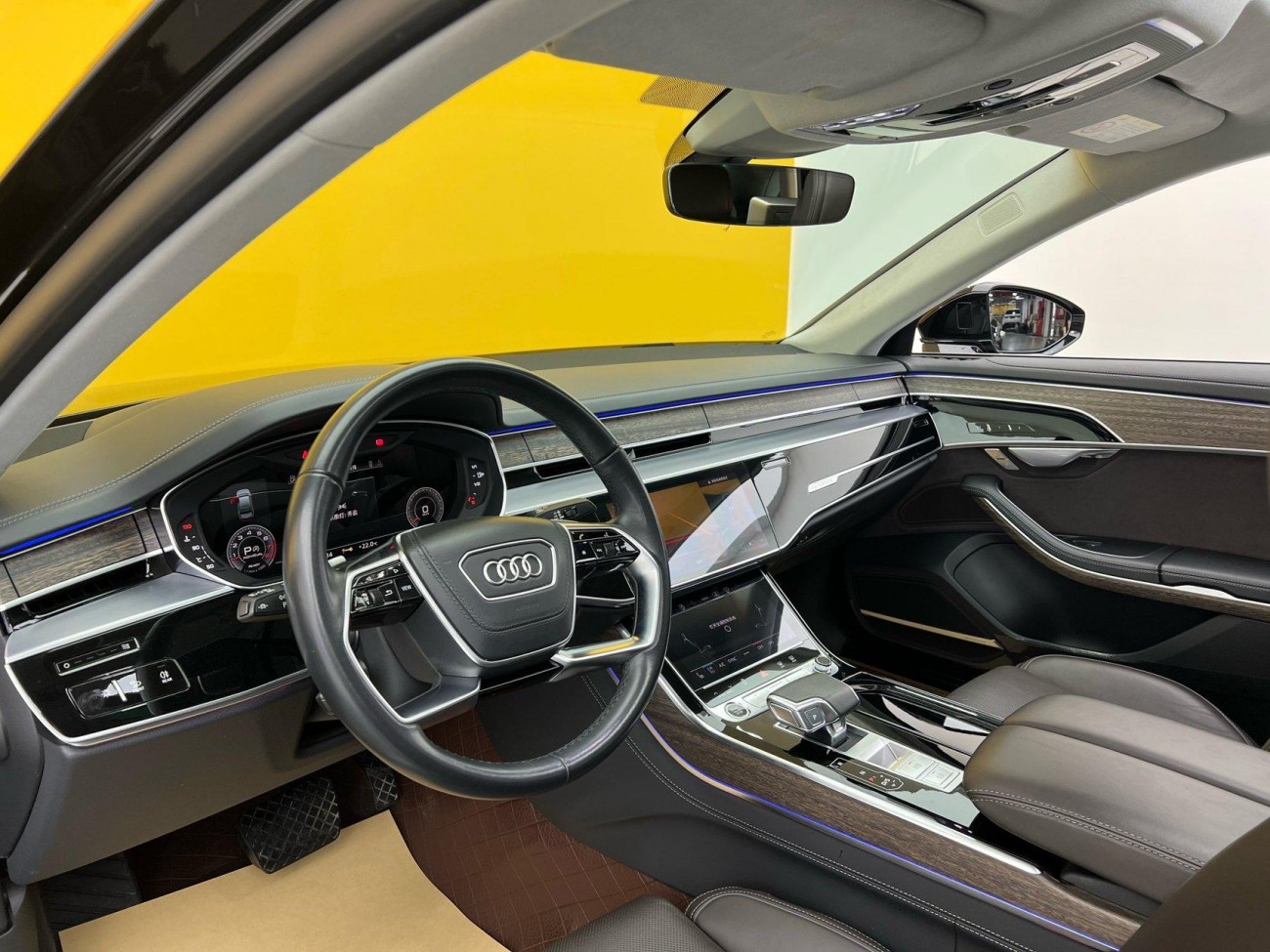 Audi A8L 55 TFSI 2024