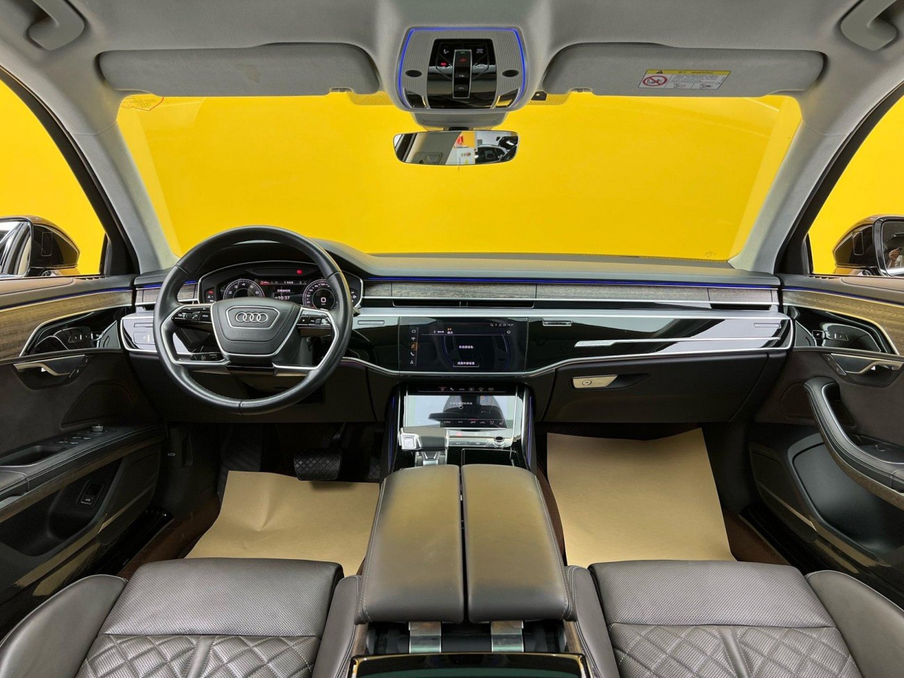 Audi A8L 55 TFSI 2024