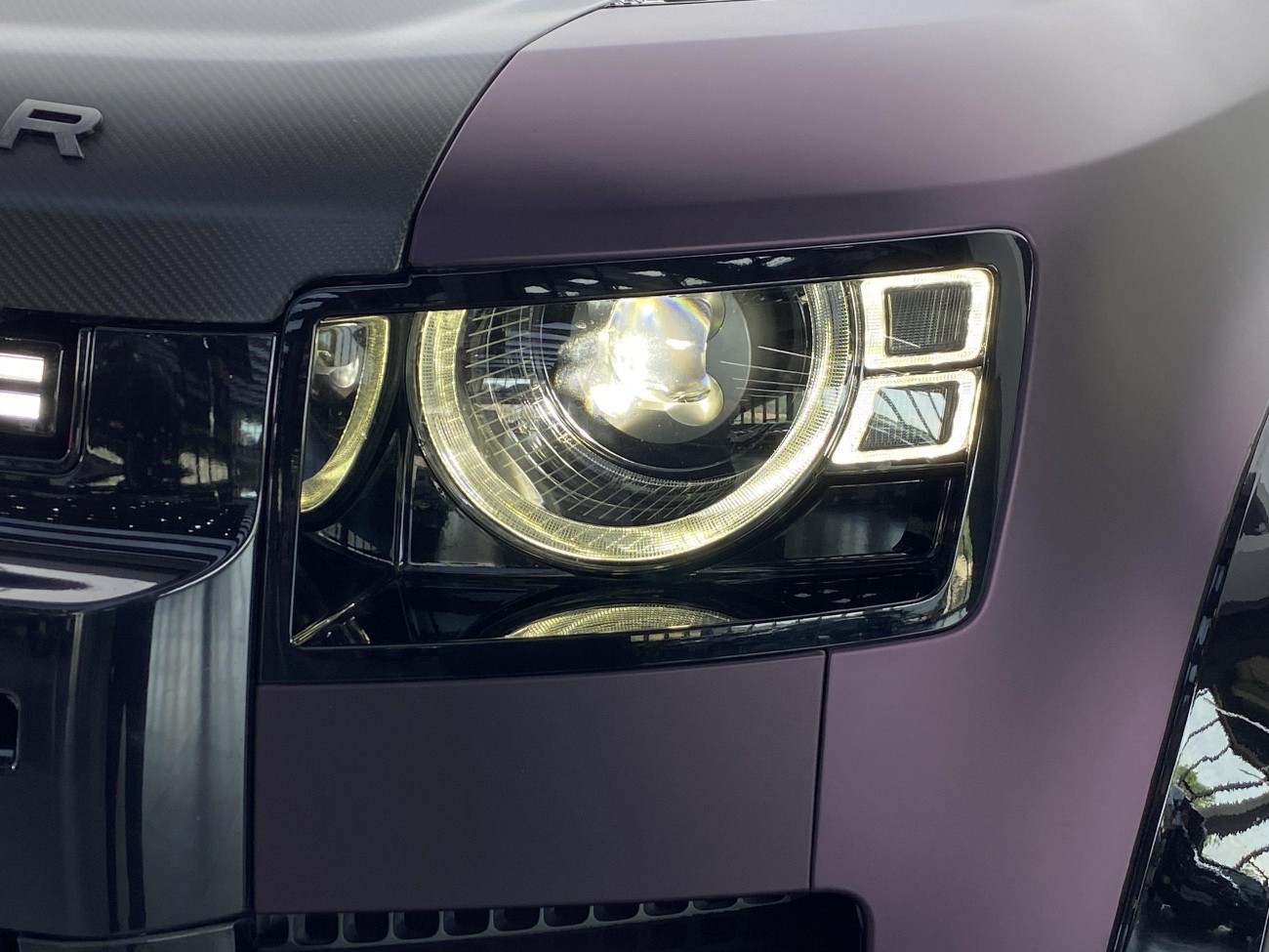 Land Rover Defender 2021