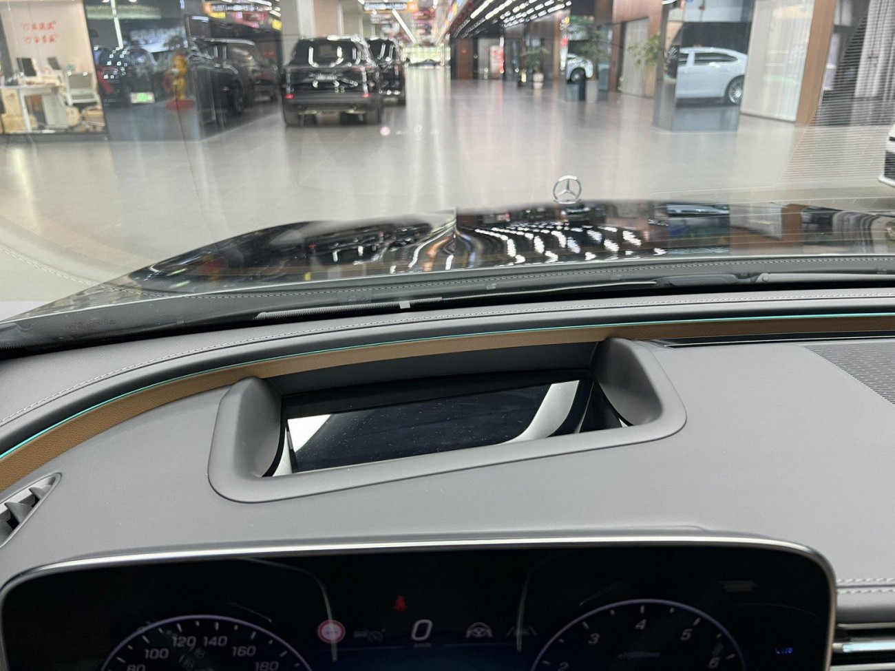 Mercedes-Benz E 300 L 2024