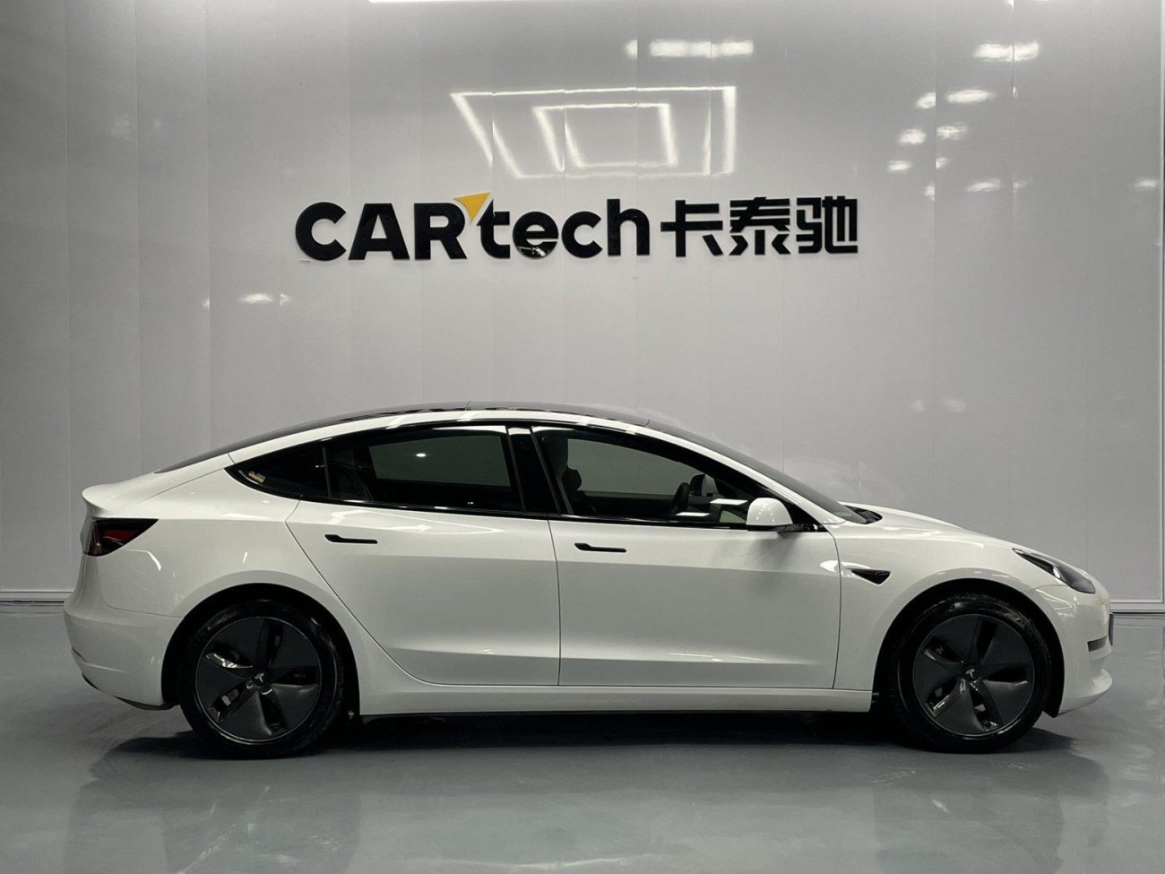 Tesla Model 3 2020