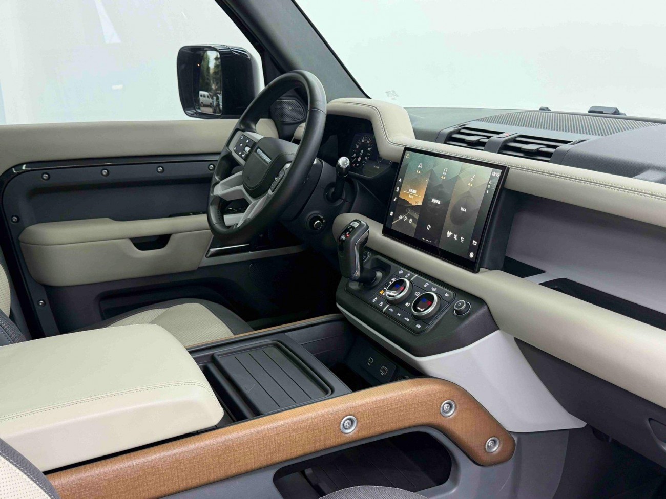 Land Rover Defender 2021