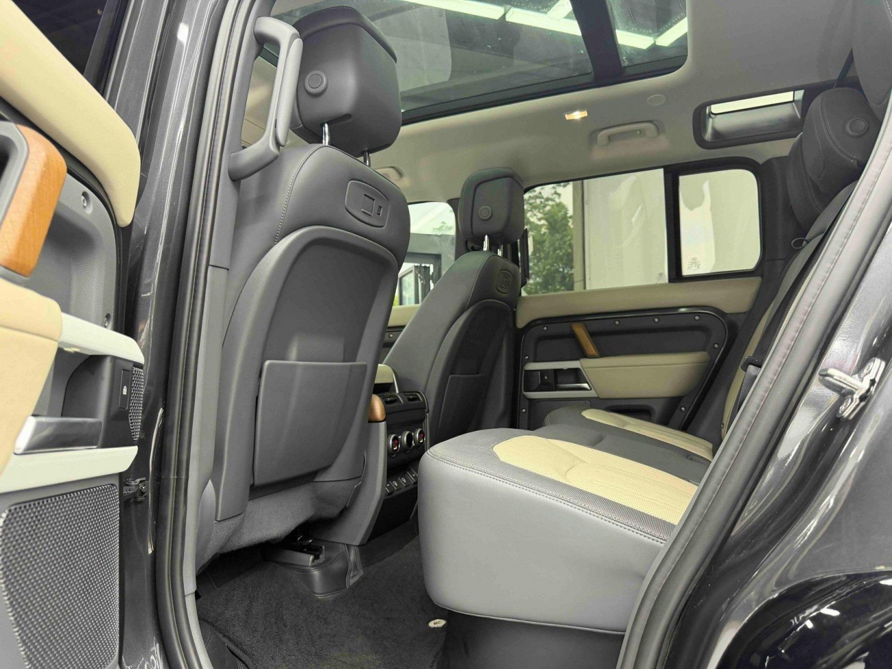 Land Rover Defender 2021