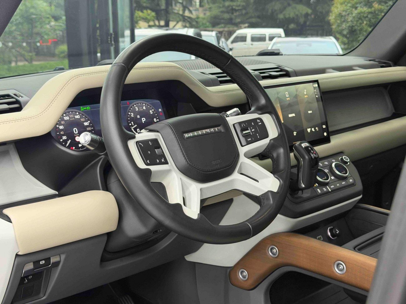 Land Rover Defender 2021
