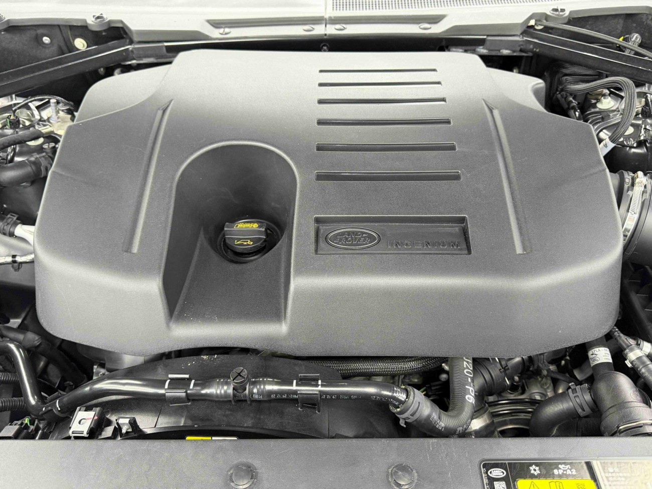 Land Rover Defender 2021