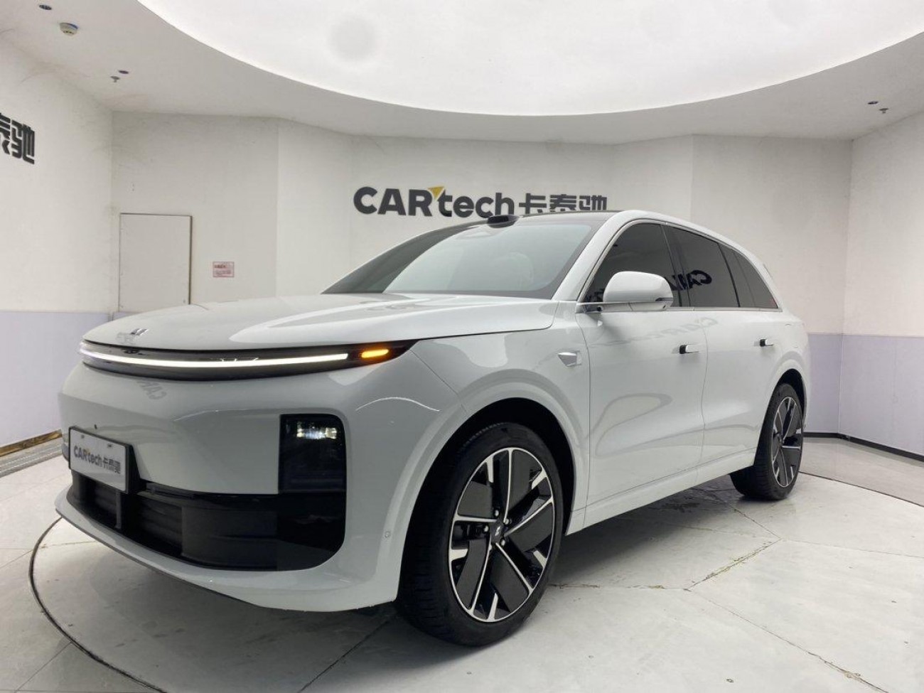 Li Auto L6 2025