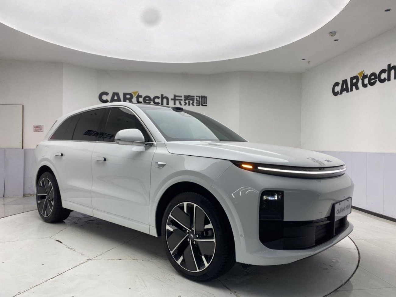 Li Auto L6 2025