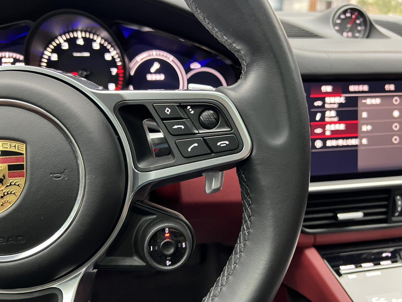 Porsche Cayenne 2022