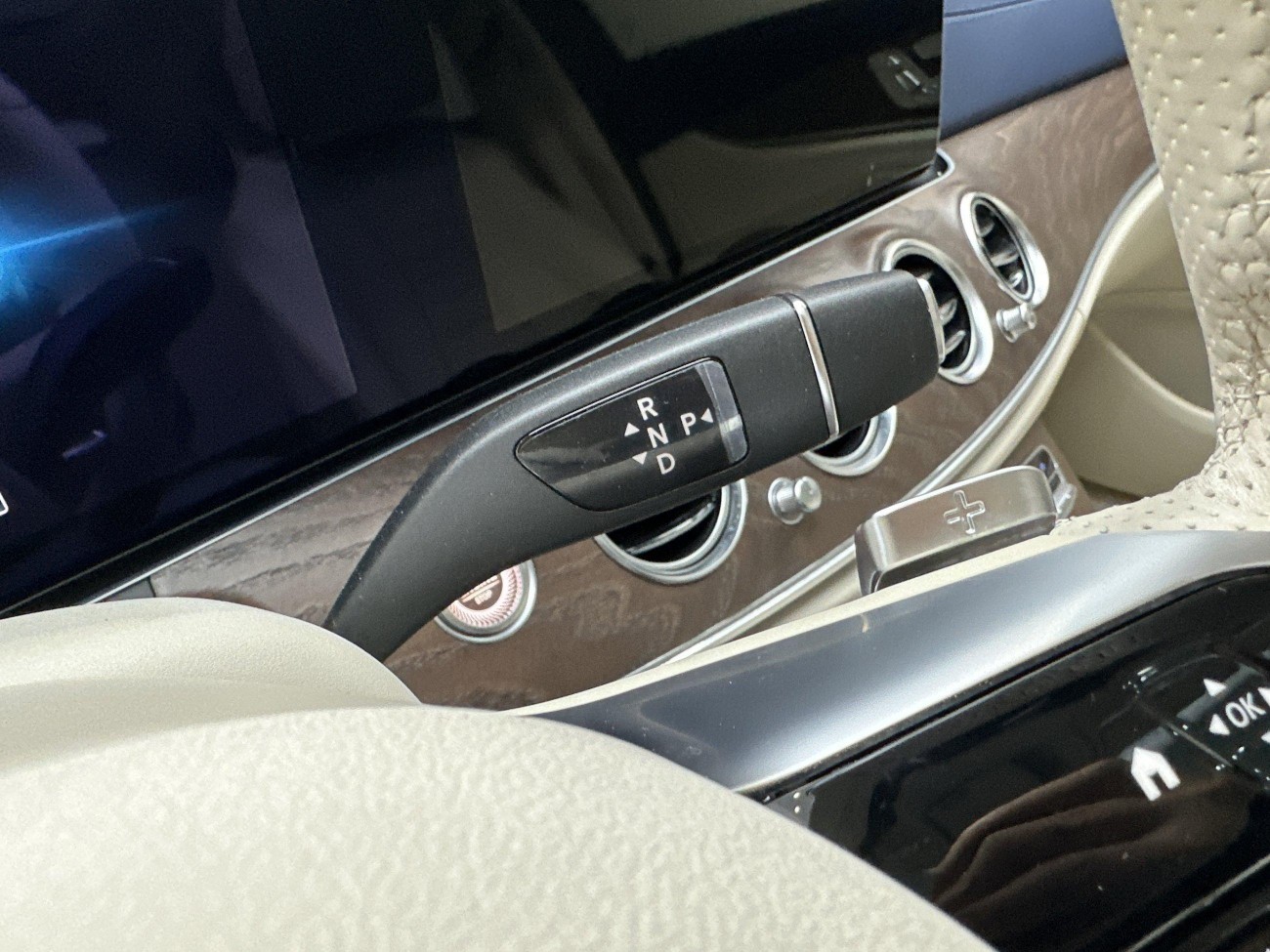 Mercedes-Benz E 300 L 2022