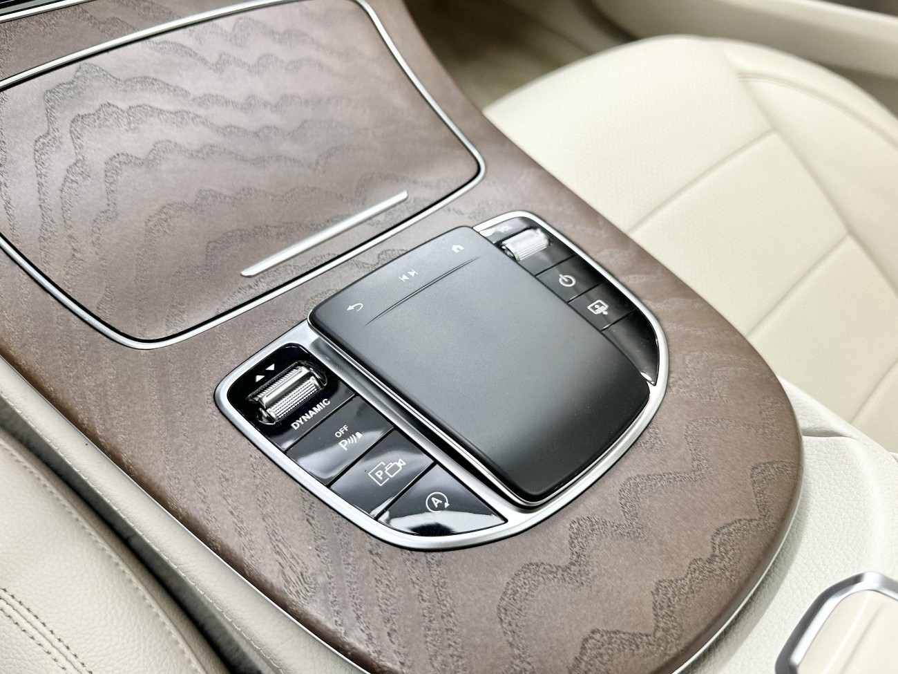 Mercedes-Benz E 300 L 2022