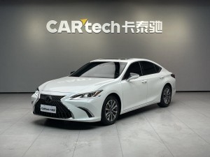 Lexus ES 200 2023