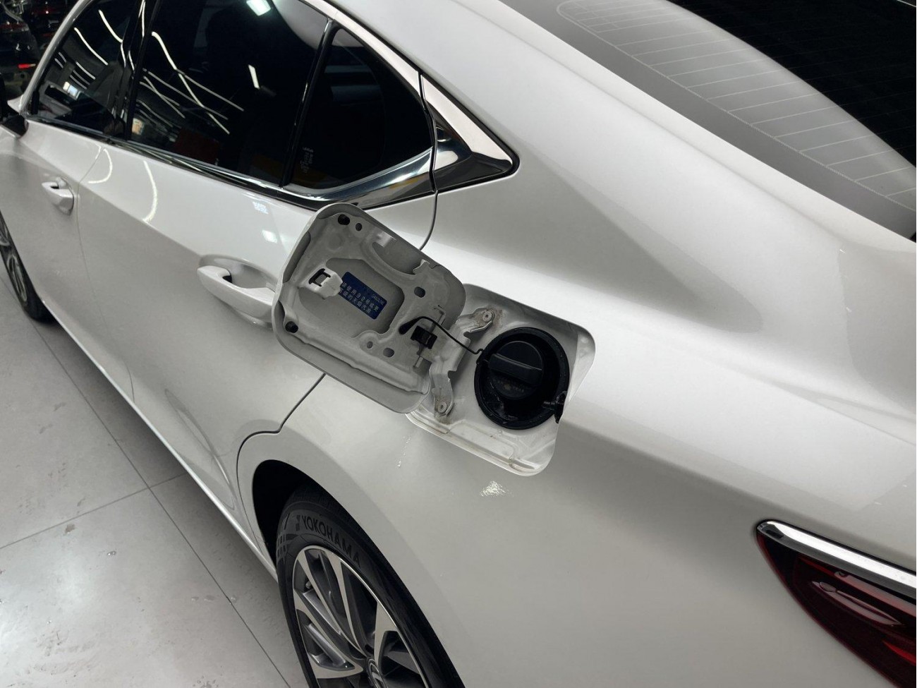 Lexus ES 200 2023